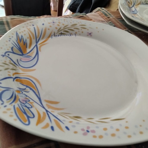 Stathopoulos collectible plates set of 4, like new, large