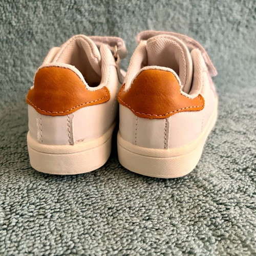 Casual low athletic shoes used for baby boy size 22 white