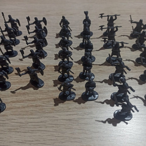 Toy soldiers set of 51 new in 12 different poses