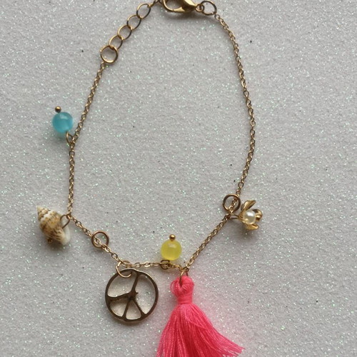 Bracelet like new with details and tassel