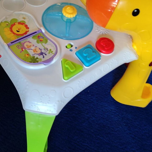 Fisher Price Activity Table with Sound and Light like new
