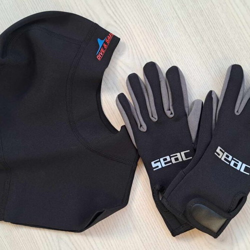 Diving gloves hood socks in excellent condition