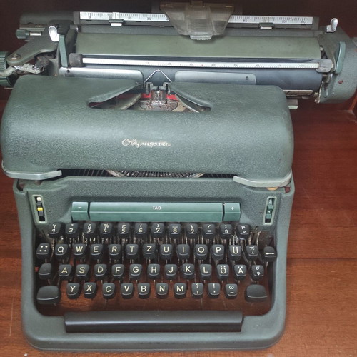 Olympia typewriter used antique collectible