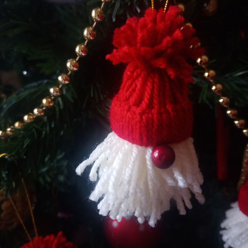 Set of 5 Christmas gnomes made of knitted wool like new