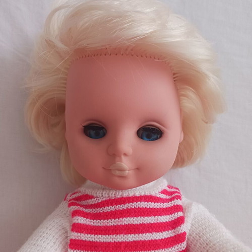 Collector doll like new