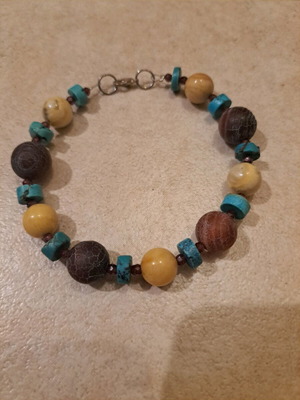 Beaded bracelet new, blue and brown