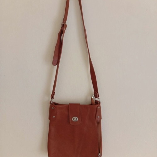 Leather crossbody bag like new, Italian, 26x24x5cm