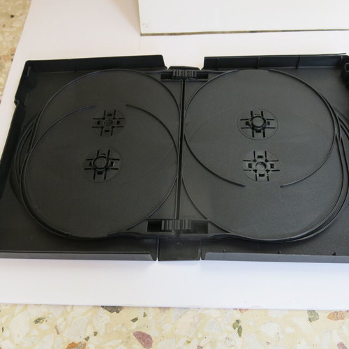 DVD case 10-disc used, black with diagonal layout