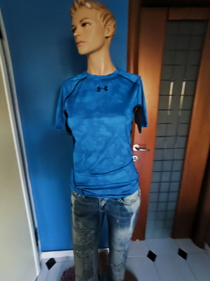 Under Armour μπλούζα στενής γραμμής, μέγεθος Μ, σαν καινούργια