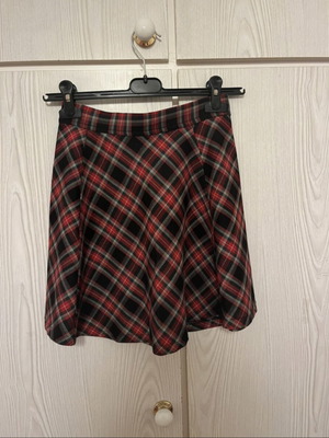 Φούστα καρό Attrattivo καινούργια, μέγεθος XS, μαύρο και κόκκινο
