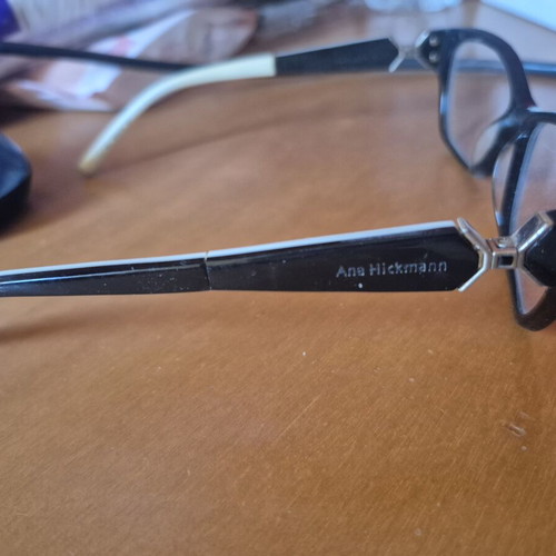 Ana Hickmann Butterfly-Shaped Myopia Glasses Like New Black and White