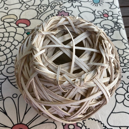 Plant pot used, woven with integrated fabric and plastic