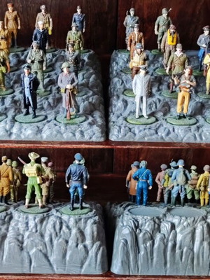 World War II Soldier Miniatures Collection like new, 37 pieces with stands and guide