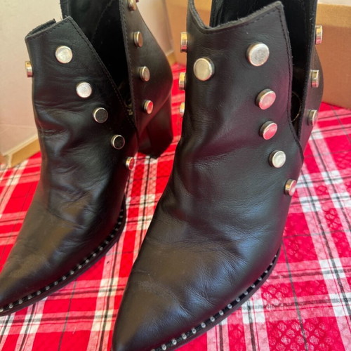 Bacali Collection leather ankle boots like new with studs and side openings