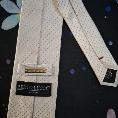 Berto Lucci silk tie, cream with subtle polka dots