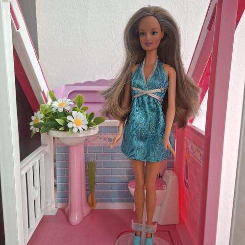 Barbie doll like new