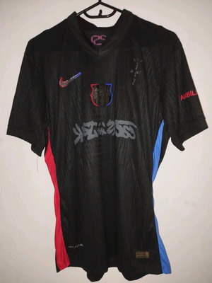 Barca x Travis Scott away jersey like new, official replica, size XL