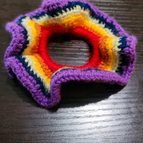 Scrunchie crocheted like new, multicolored