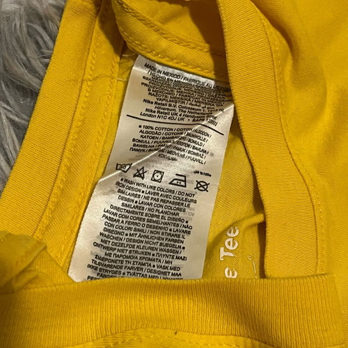 Nike Lakers T-shirt like new, size L