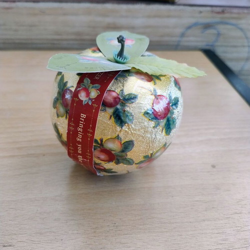 Bath Fizzer The Apple Orchard apple-shaped, new, 4 uses