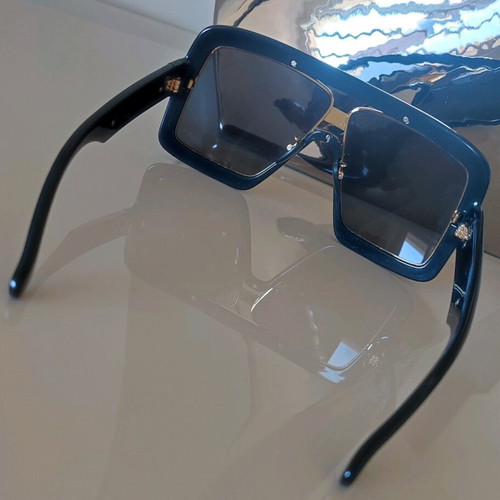 Gucci GG0900S Flat Top Mask Sunglasses with Logo, like new