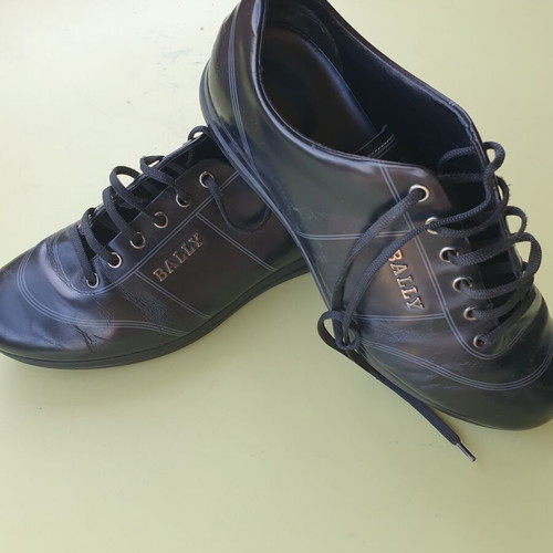Bally casual shoes size 7 used with defect