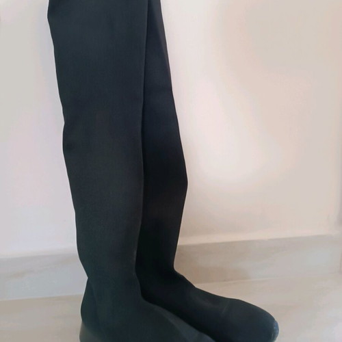 Over-the-knee boots made of knitted fabric, like new, black