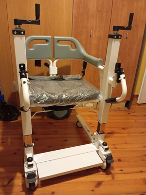 Mobility lift chair new for people with mobility difficulties