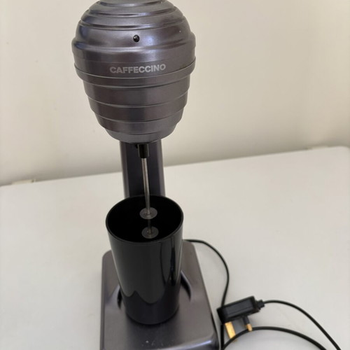 Izzy Caffeccino Frappe Mixer like new with cup