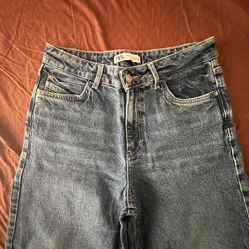 Zara jeans size 38 like new, blue