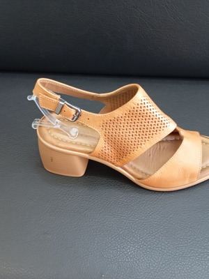 Leather sandals with medium heel, soft leather sole, size 37