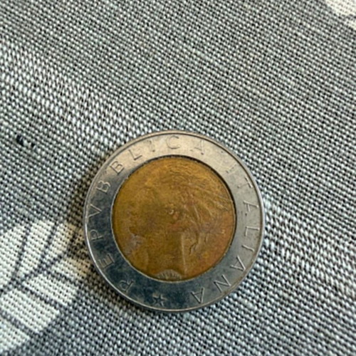 Collectible Italy 500 Lire coin