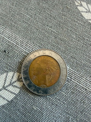 Collectible Italy 500 Lire coin