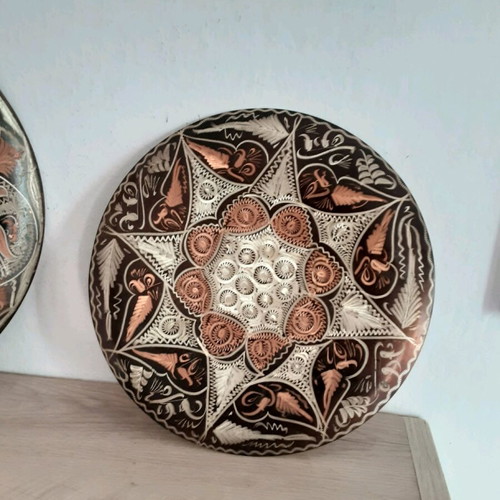 Decorative wall plates like new, set of 2, sizes 30cm and 23cm
