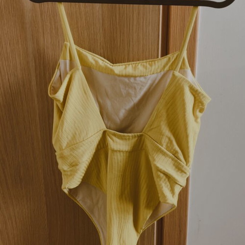 Nadia Rapti swimsuit size medium new, yellow