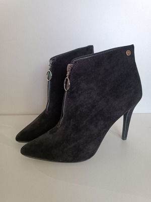 Xti black velvet ankle boots new, size 40, 11 cm heel