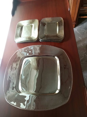 Glass platter with 6 plates like new, square shape