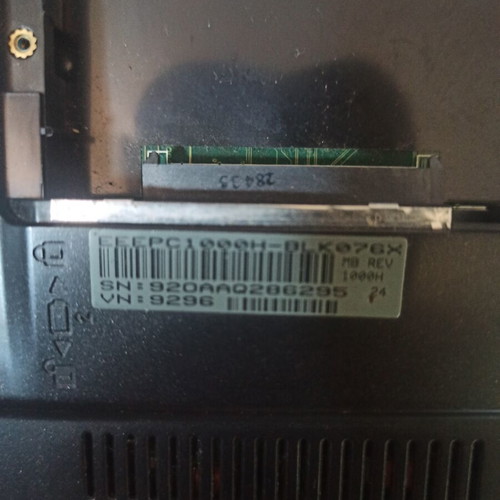 Asus Eee PC 1000 series netbook for parts, not working