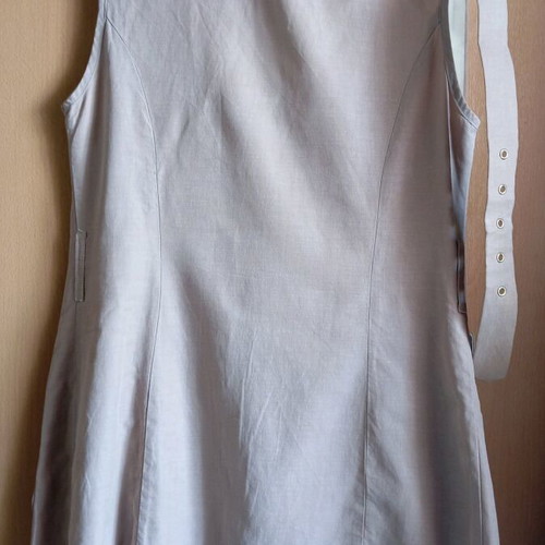 Women's beige sleeveless suit like new, size M, safari style