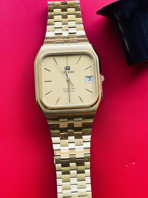 Tissot Seastar quartz XL wristwatch used with slight bracelet wear