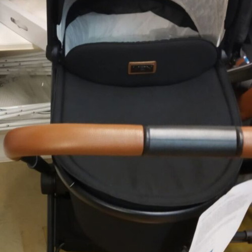 2-in-1 Baby Stroller like new with carrycot and stroller seat