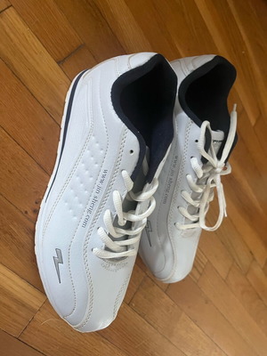 Jin sheng sneakers like new, size 38