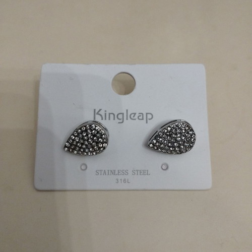 Earrings in excellent condition