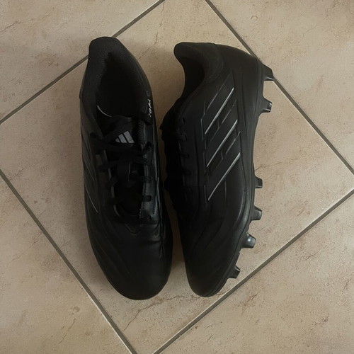 Adidas football boots new, size 42, black