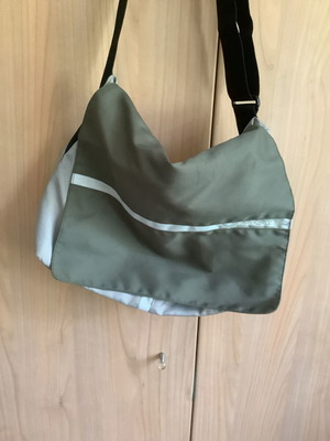 Fabric shoulder bag like new, light olive green