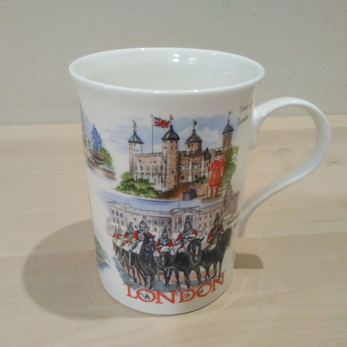 Porcelain mug collectible, like new, England design, regular size