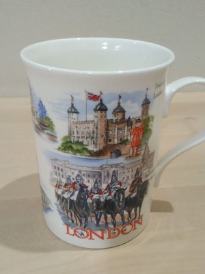 Porcelain mug collectible, like new, England design, regular size