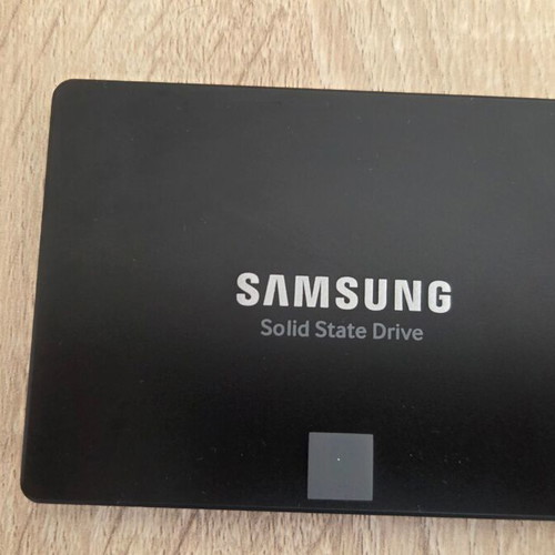 Samsung 850 EVO 500GB SSD internal drive like new
