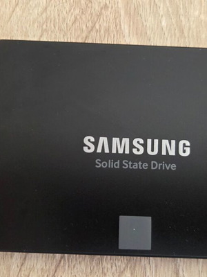 Samsung 850 EVO 500GB SSD internal drive like new