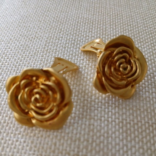 Vintage rose clip earrings like new, gold color